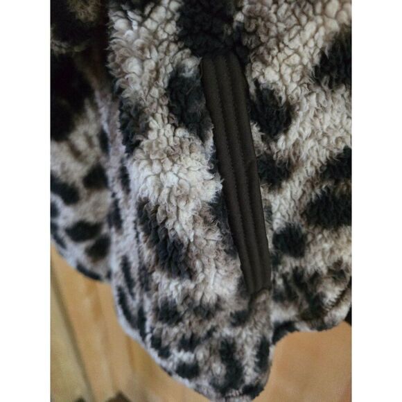 Leopard Print Sherpa Fleece Pullover Jacket M animal mob wife warm cottagecore - Picture 4 of 9